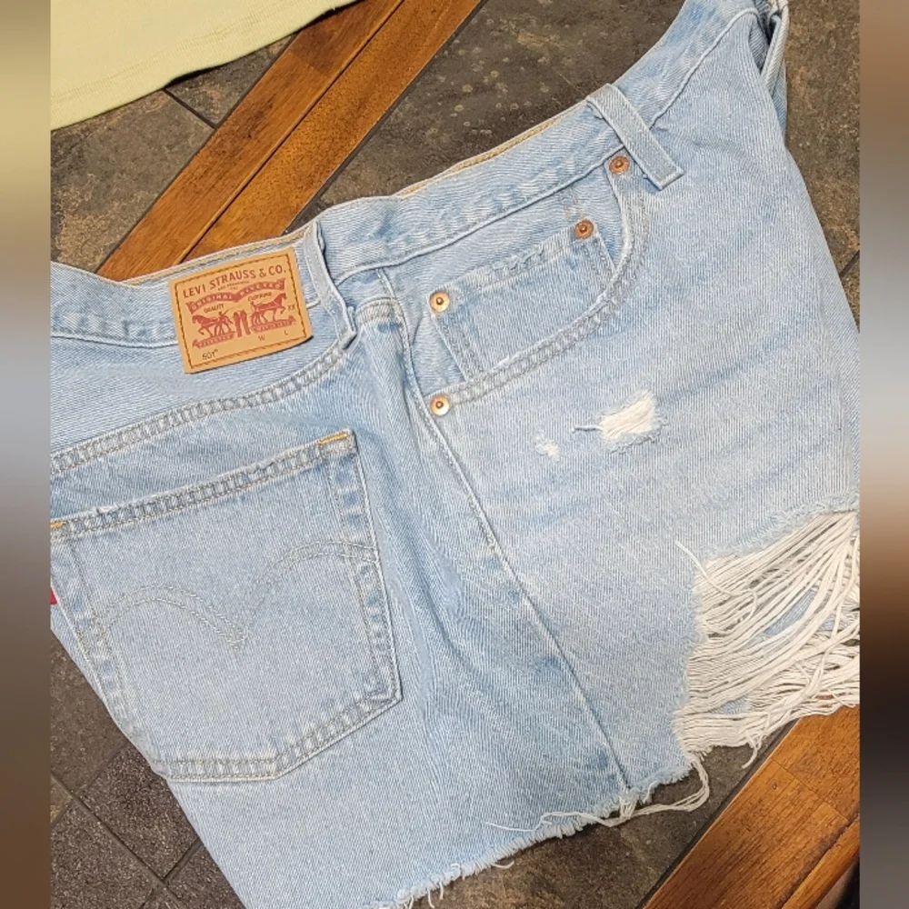 Levis‎ 501 Cut Off Distressed Shorts Button Fly 100% Cotton Y2K